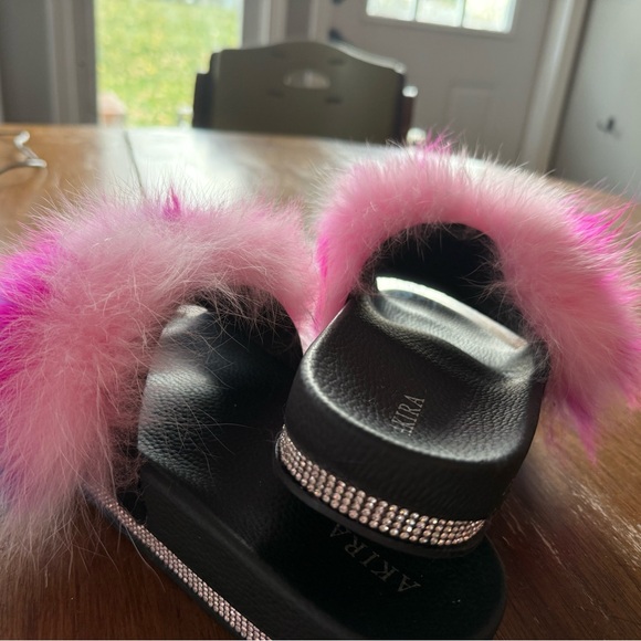 Akira NWOT Azalea Wang Dreamt We Spoke Rainbow Furry Slides - Picture 8 of 13
